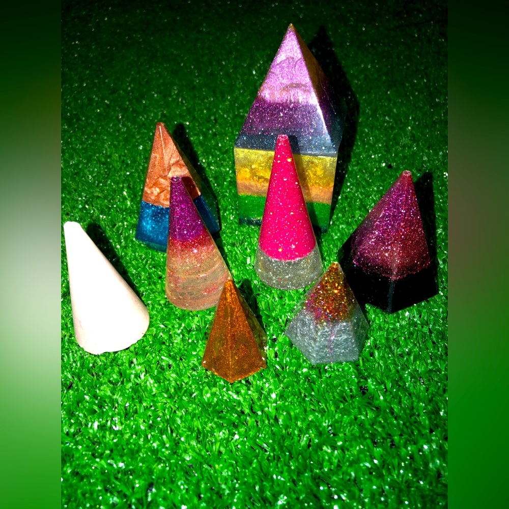 Resin Ring Holders -Cones & Gems